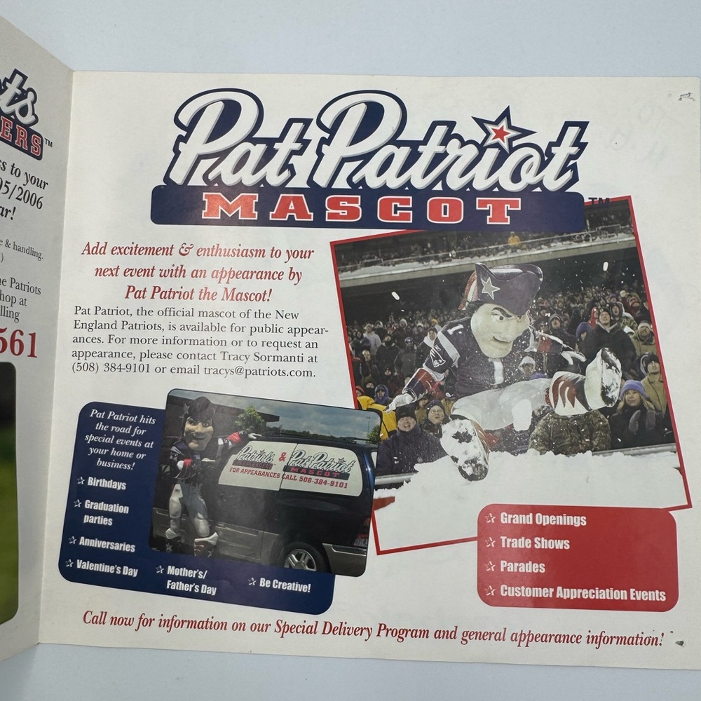 New England Patriots Cheerleaders 2004 Team Fold-Out Poster 38” SIGNED - Picture 9 of 10